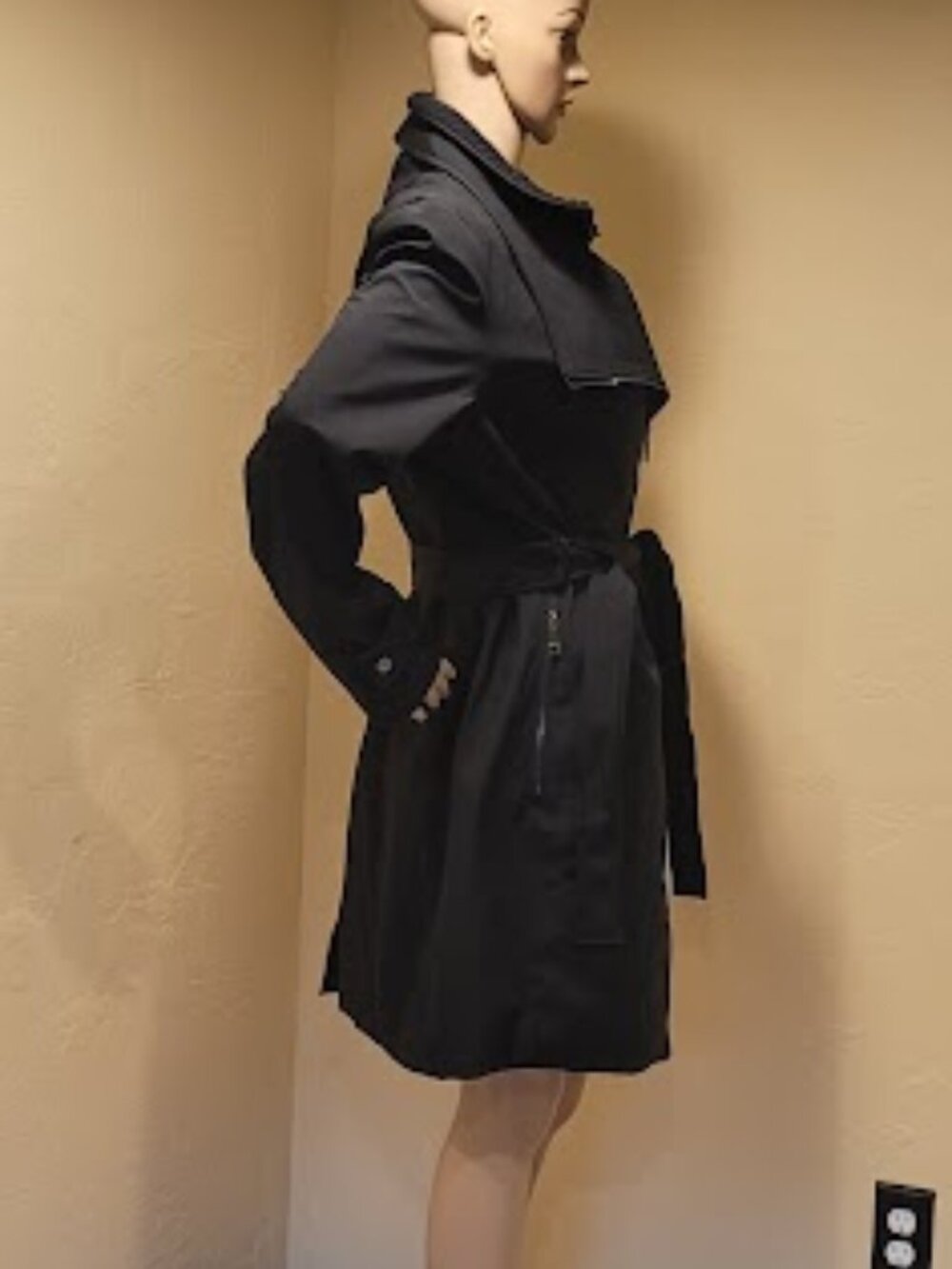 NWT Halston belted black double zipper trench coat with nice detailing - Picture 2 of 7